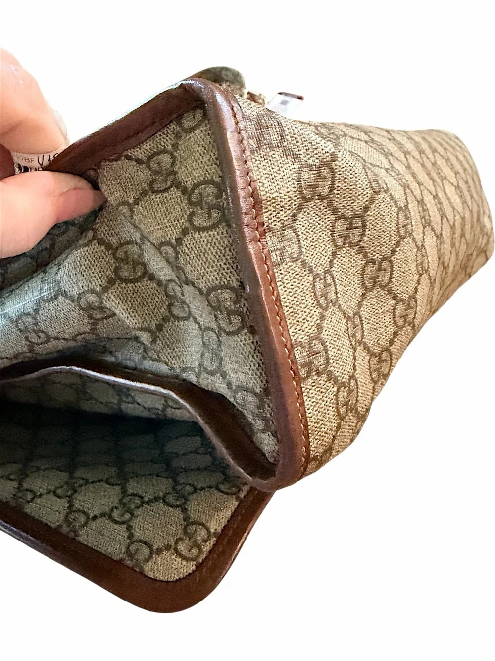 Gucci Vintage GG Supreme Monogram Messenger Bag Beige Brown Web Stripe